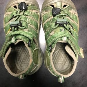 Keen Sandals toddler size 8